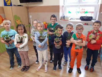 Warsztaty florystyczne przedszkolaków - zdjęcie9