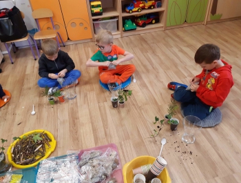 Warsztaty florystyczne przedszkolaków - zdjęcie4