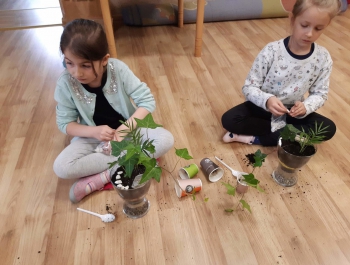 Warsztaty florystyczne przedszkolaków - zdjęcie3