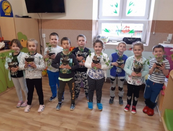 Warsztaty florystyczne przedszkolaków - zdjęcie10
