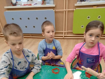 Warsztaty plastyczne z „masy porcelanowej” – ozdoby świąteczne - zdjęcie7