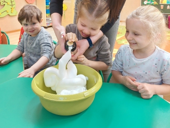 Zabawy plastyczne Średniaków - zdjęcie6