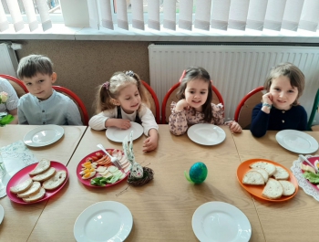 Wielkanocne śniadanie w Przedszkolu - zdjęcie4