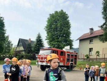 Wizyta strażaków w przedszkolu - zdjęcie9