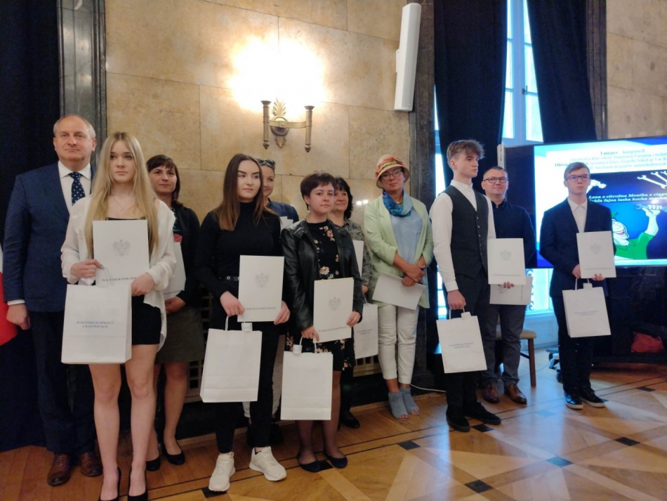 Konkurs kuratoryjny