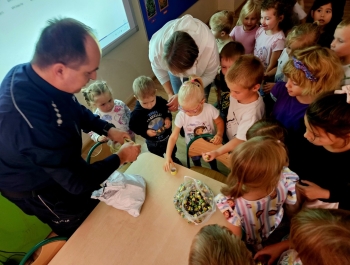 Policjant w przedszkolu - zdjęcie3