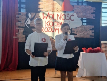 Akademia z okazji 11 listopada - zdjęcie1